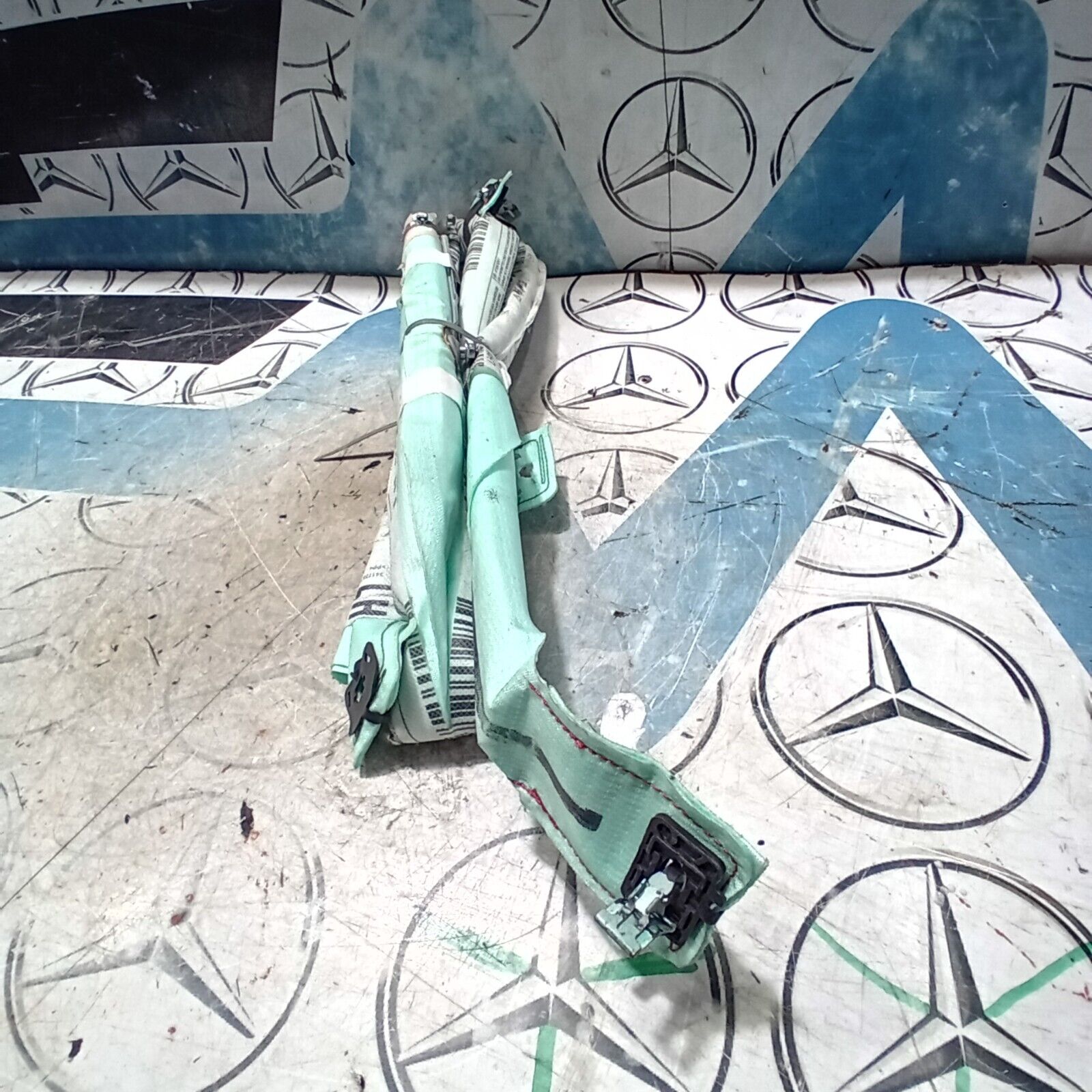 2021-2024 MERCEDES E CLASS  AIR BAG PASSENGER NEAR SIDE LEFT 2138600902 FM203