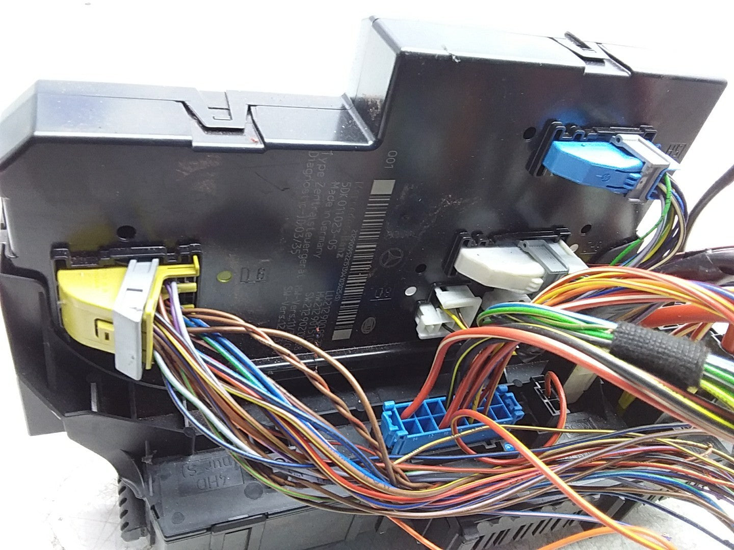 MERCEDES BENZ  E-CLASS W212  FUSE BOX RELAY BOX A2129009522 FMR481