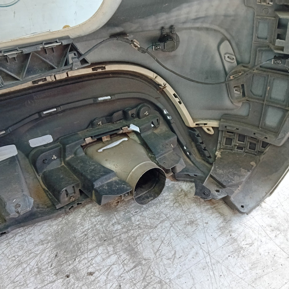 MERCEDES BENZ GLA W156 AMG REAR BUMPER ŴHITE 2016 A1568854340 COMPLETE FMX124