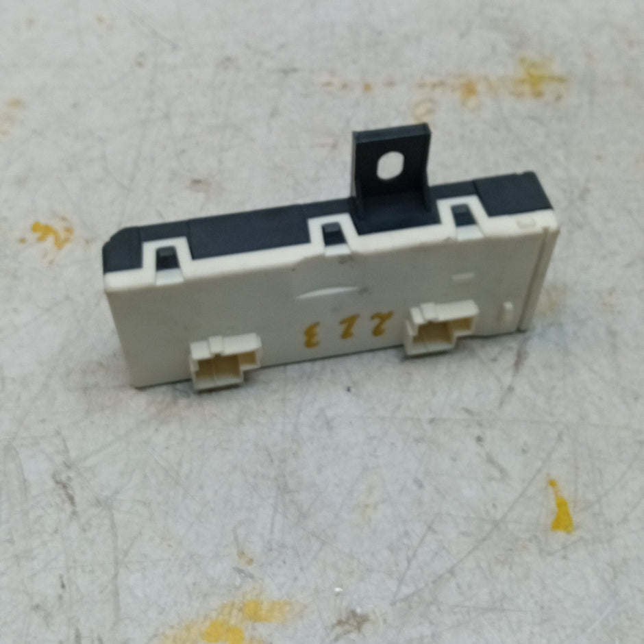 MERCEDES E-CLASS TAILGATE CONTROL MODULE W213 A2139004711 2016 ON FM001255
