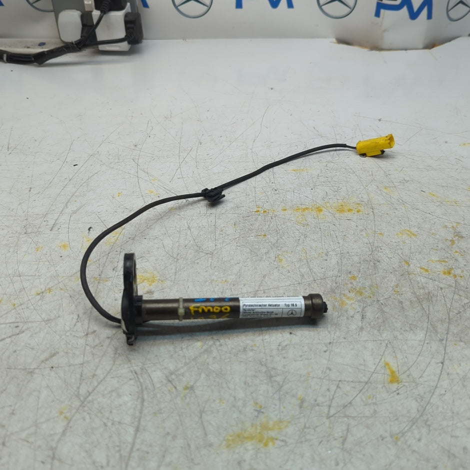 MERCEDES A CLASS W177 BONNET PEDESTRIAN ACTUATOR A1779062301 2017 FM001436