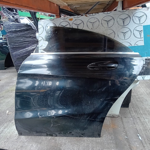 MERCEDES BENZ CLA  W117  PASSENGER SIDE REAR DOOR ( NEAR SIDE REAR )