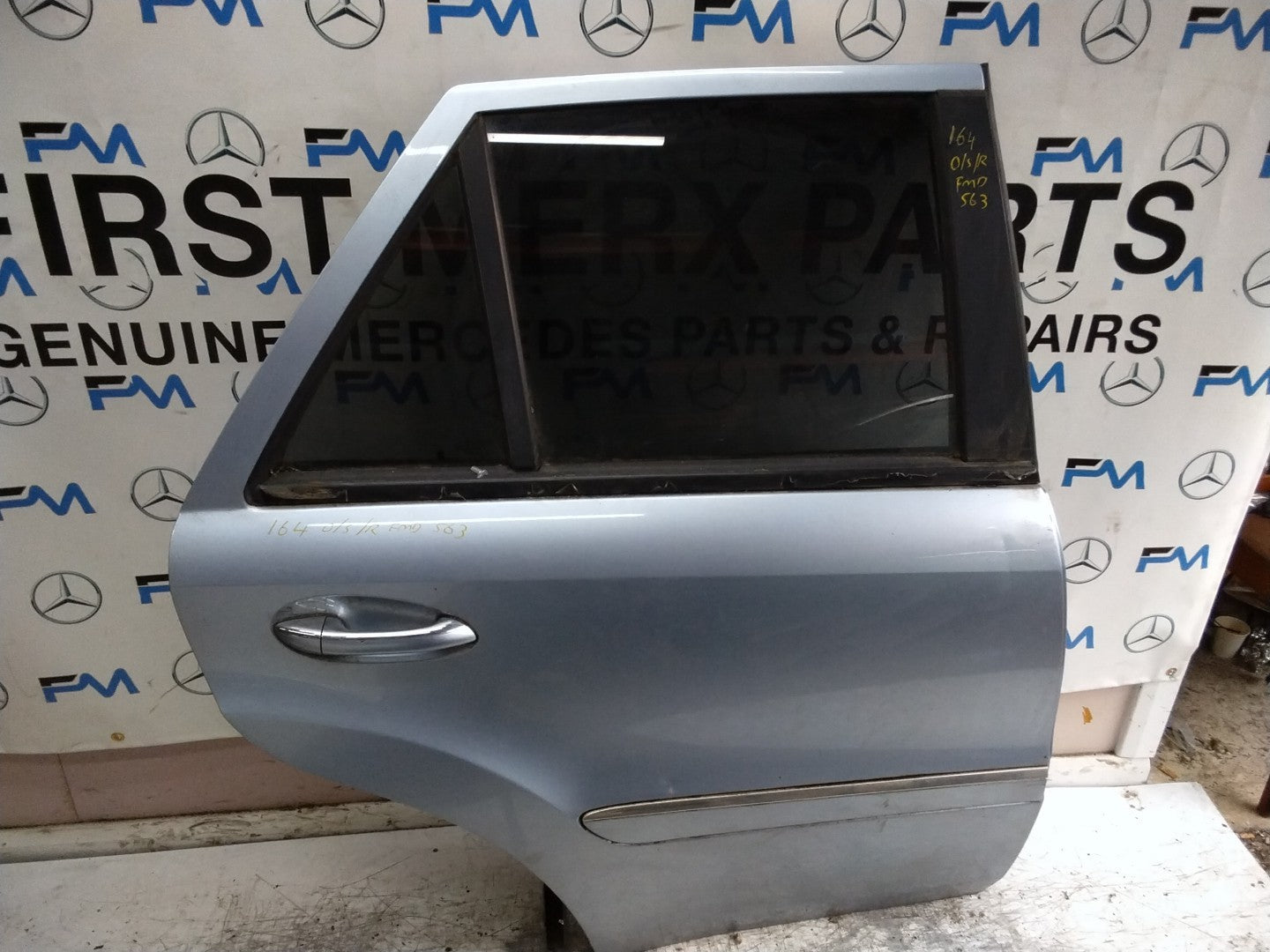 MERCEDES M-CLASS W164  DRIVER REAR DOOR OSR BLUE 2005-2011 COMPLETE FMD563
