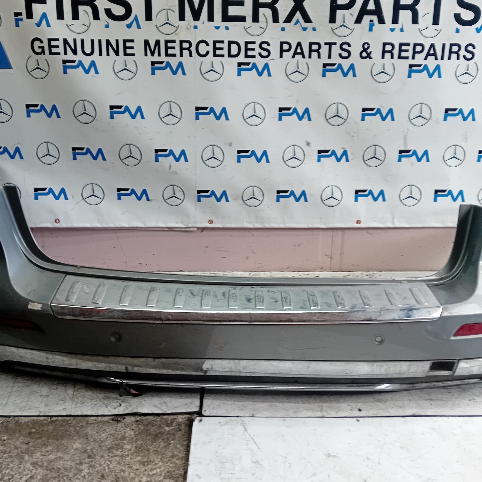 MERCEDES BENZ  GLE W166 SALOON REAR BUMPER GREY 2016 A1668853024 FMX85