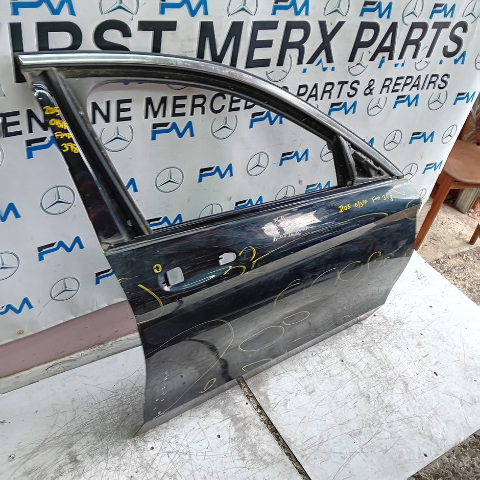 MEECEDS C-CLASS W205 DRIVER FRONT DOOR OSF BLACK 2014 ON FMD398