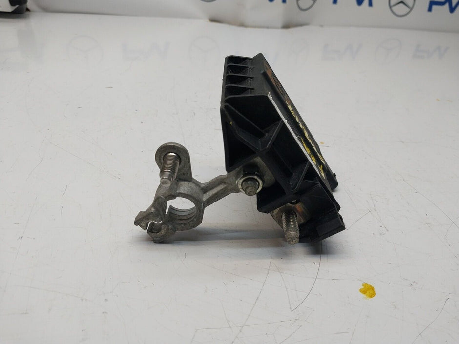 Mercedes W213 W205 W218 W238 W253 Negative Battery Tray Clamp A0009061505FM00247