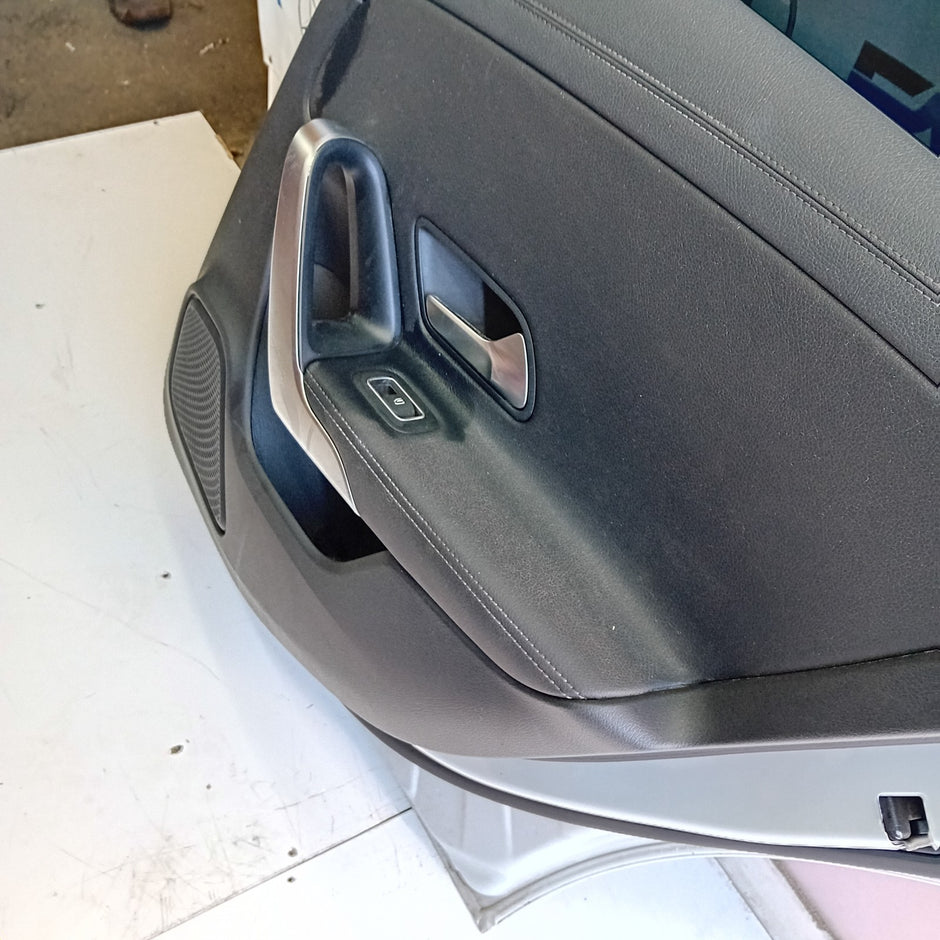 MERCEDES BENZ CLA-CLASS  W118 DRIVER SIDE FRONT DOOR ( OFF SIDE FRONT ) FM07
