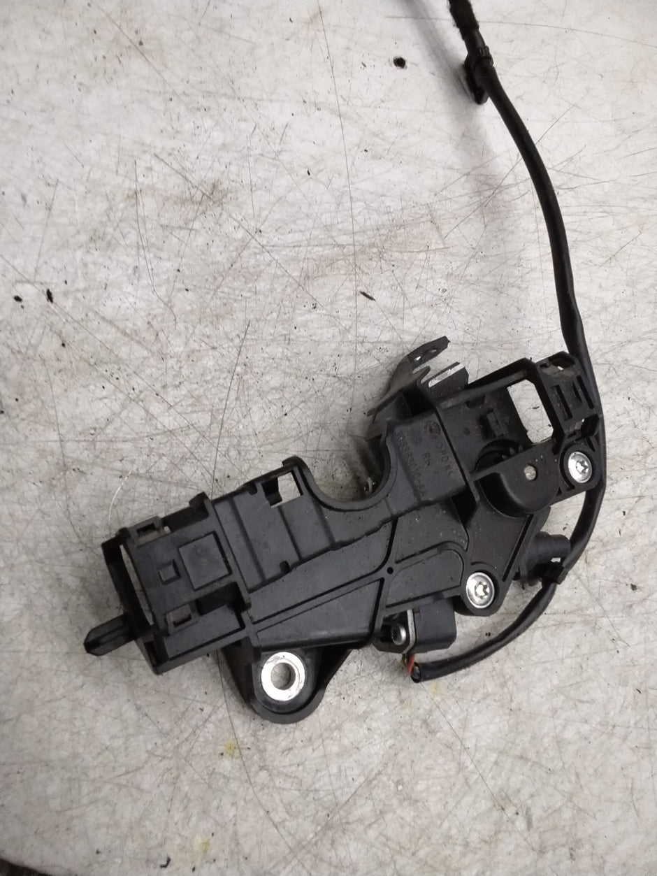  MERCEDES E-CLASS W238 FRONT DRIVER SIDE SEAT BELT RETRACTOR A2058600282 FMR125