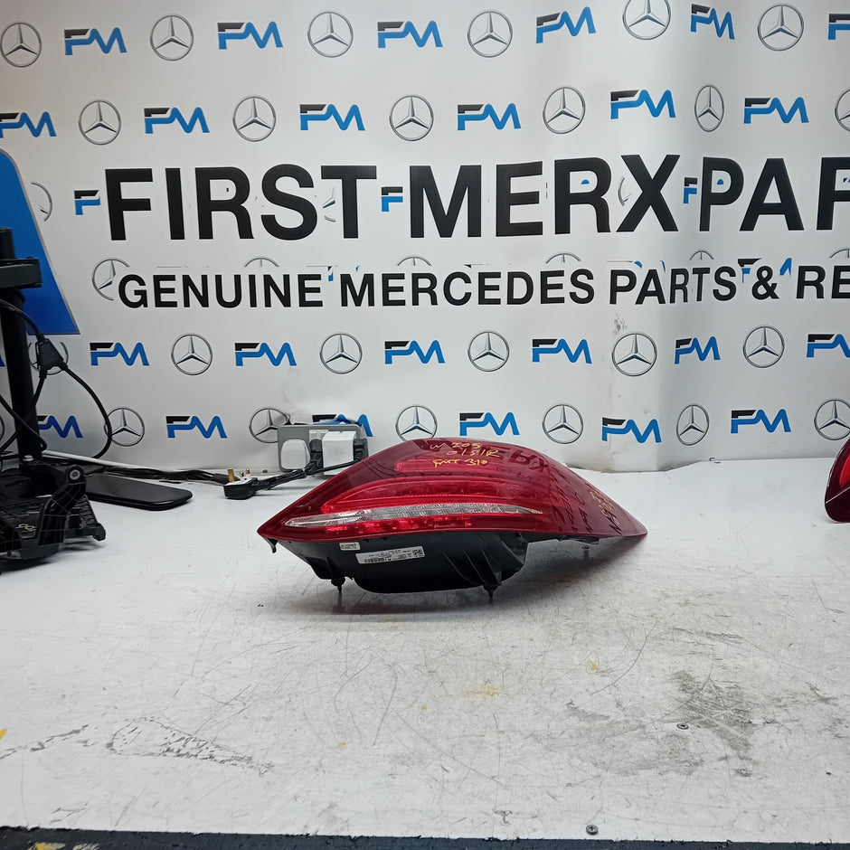 MERCEDES C-CLASS W205 DRIVER SIDE RIGHT REAR TAIL LIGHT 2014 A2059061457 FMT310
