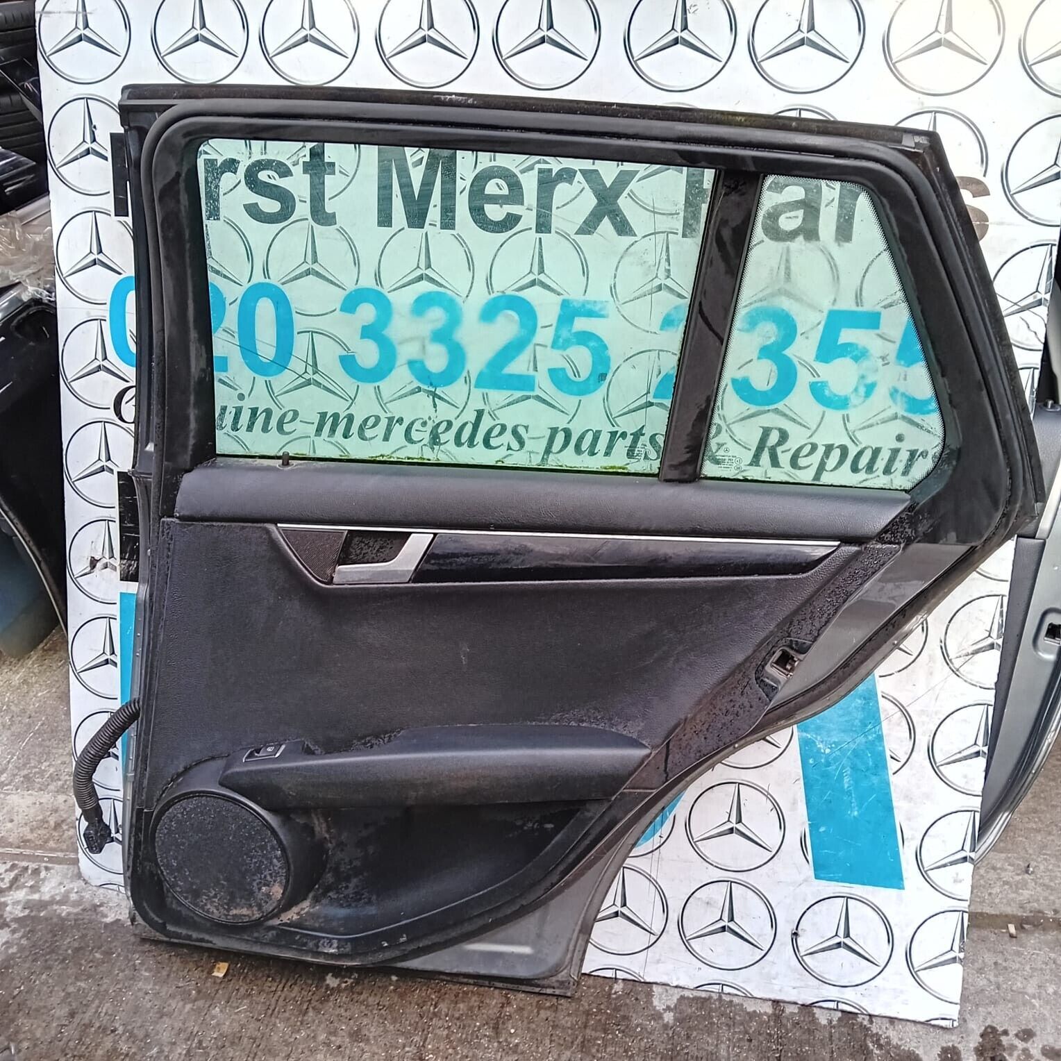 MERCEDES BENZ C-CLASS  W204  DRIVER SIDE REAR DOOR ( OFF SIDE REAR )