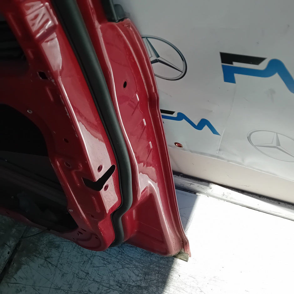MERCEDES C-CLASS W204 SLN DRIVER FRONT DOOR OSF RED 2008-14 FMD456