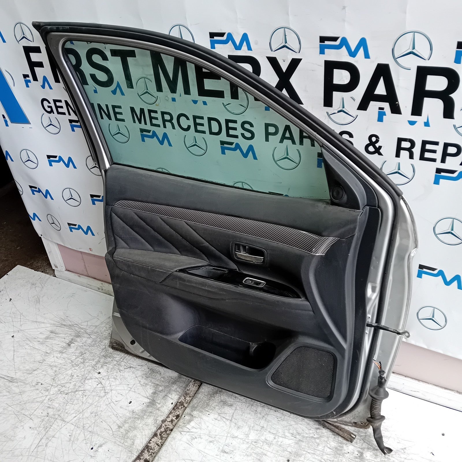 MITSUBISHI OUTLANDER MK3 PASSENGER SIDE FRONT DOOR NSF 2013 SILVER FMD417