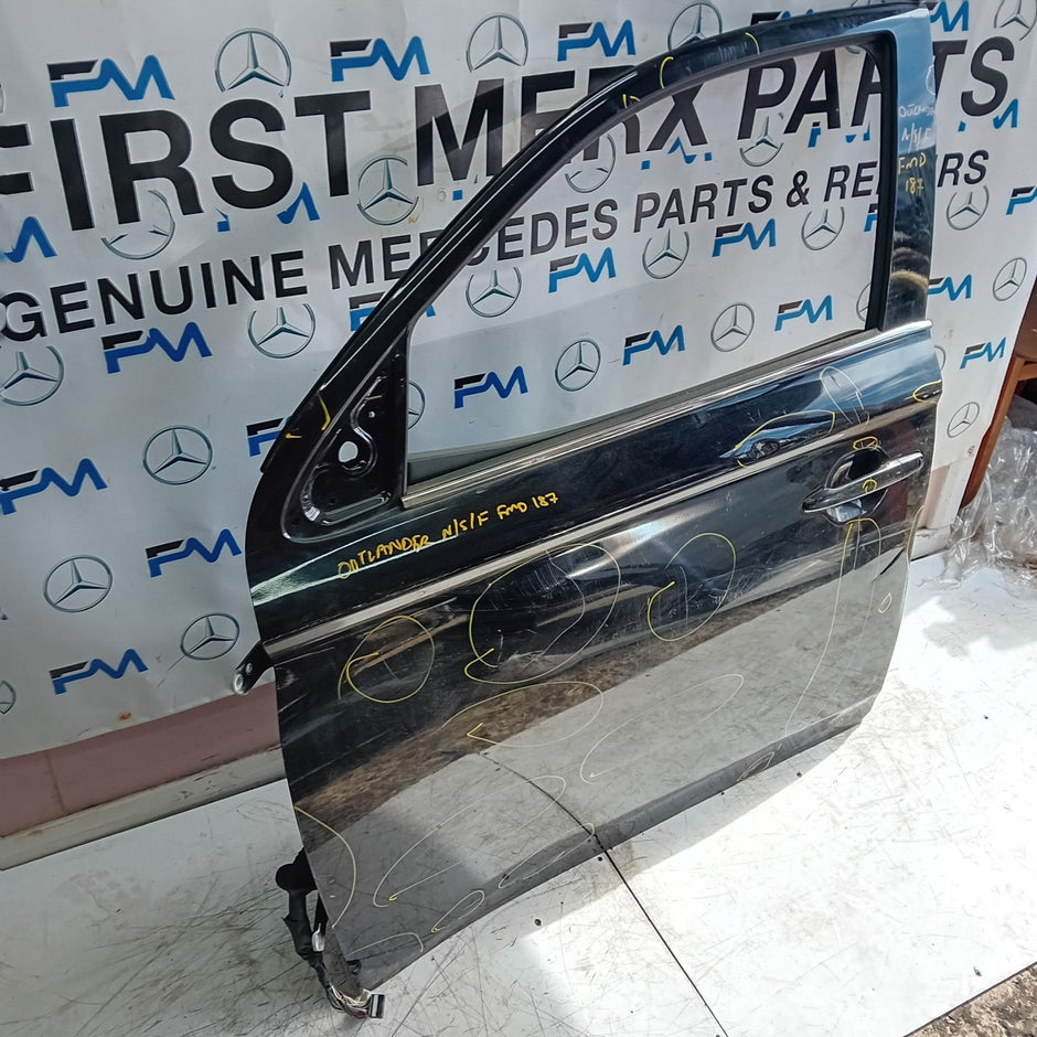 MITSUBISH OUTLANDER MK3 PASSENGER FRONT DOOR NSF BLACK 2013 COMPLETE FMD187