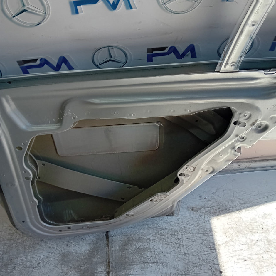 MERCEDES C-CLASS W205 SLN DRIVER REAR DOOR OSR SILVER 2014 ON FMD451