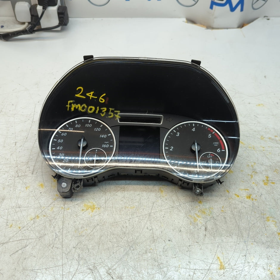 MERCEDES B-CLASS W246 SPEEDOMETER INSTRUMENT CLUSTER BLACK A2469006911 FM001357