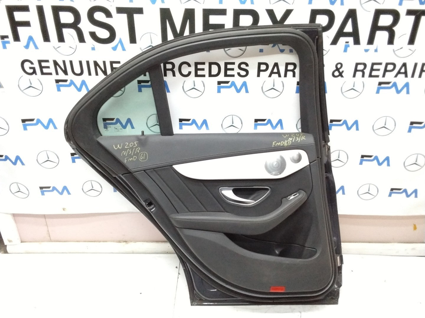 MERCEDES  BENZ  C-CLASS W205 PASSENGER SIDE REAR DOOR N/S/R COMPLETE GREY FMD61