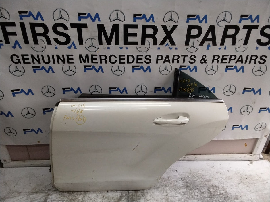 MERCEDES CLS W218  COUPE PASSENGER REAR DOOR NSR WHITE 2011-17 COMPLETE FMD301