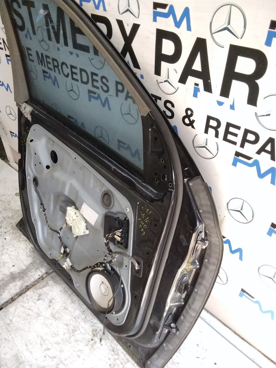 MERCEDES R-CLASS W251  PASSENGER FRONT DOOR NSF BLACK 2006-13  FMD572