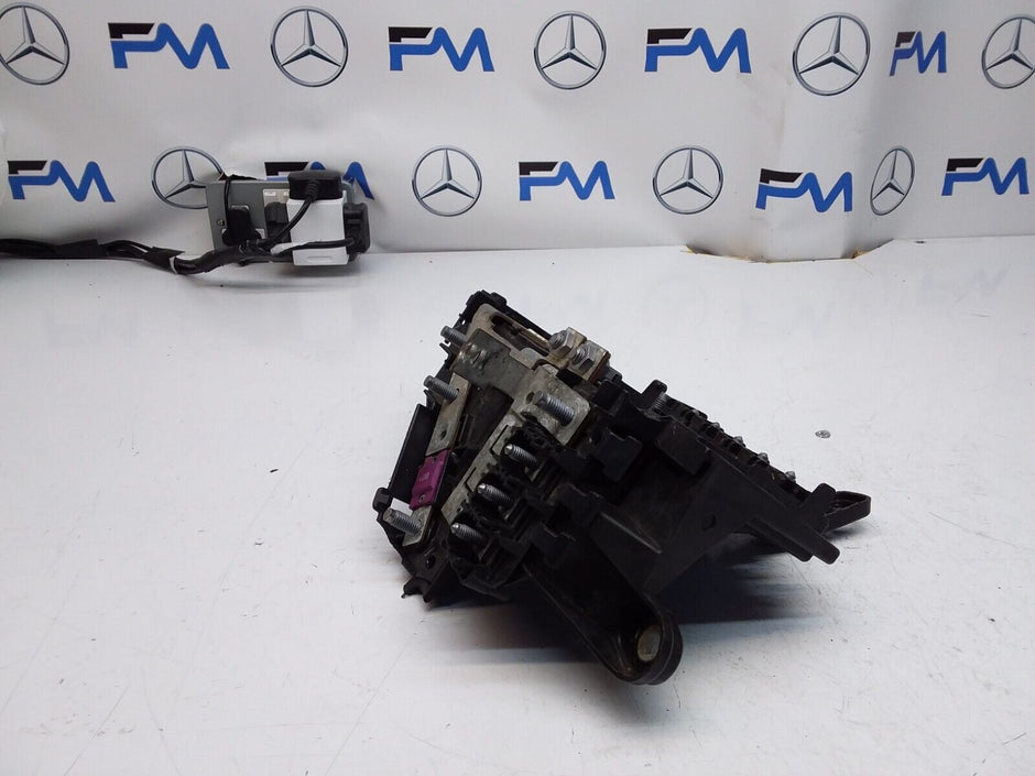 Mercedes C-CLASS W205 Fuse Relay Junction Box A2055402350 FM00390