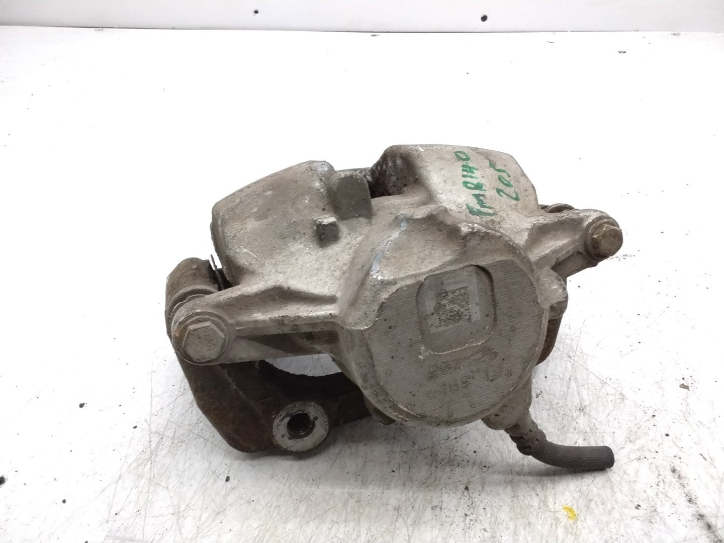 MERCEDES  C-CLASS W205 BRAKE CALIPER FRON LEFT PASSENGER SIDE  FMR140