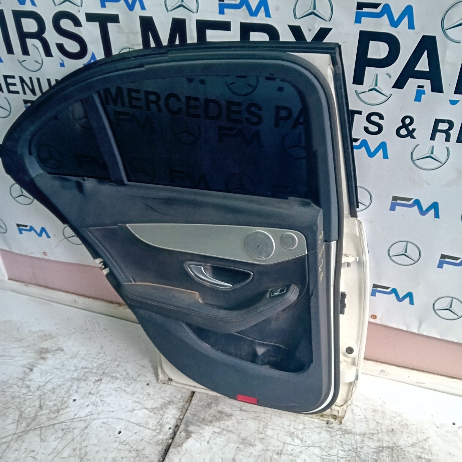 MERCEDES BENZ C-CLASS W205 PASSENGER SIDE REAR DOOR N/S/R WHITE  COMPLETE FMD149