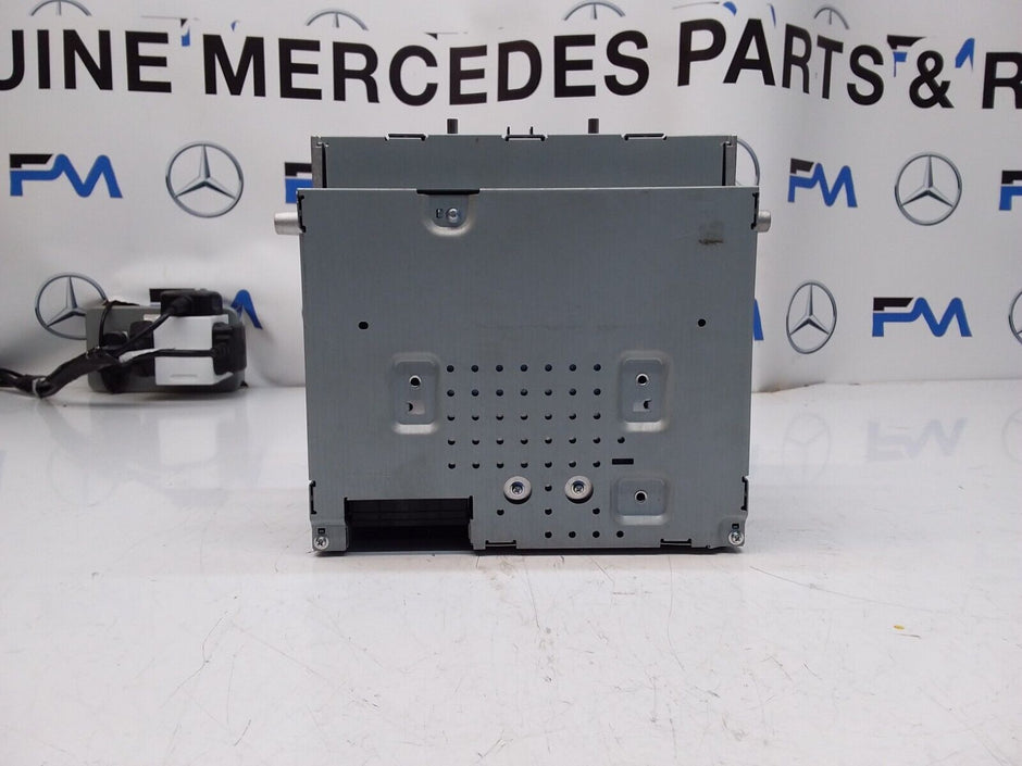 MERCEDES BENZ C CLASS W205 2017 RADIO CD  STEREO HEAD UNIT  A2059008937 FM00305