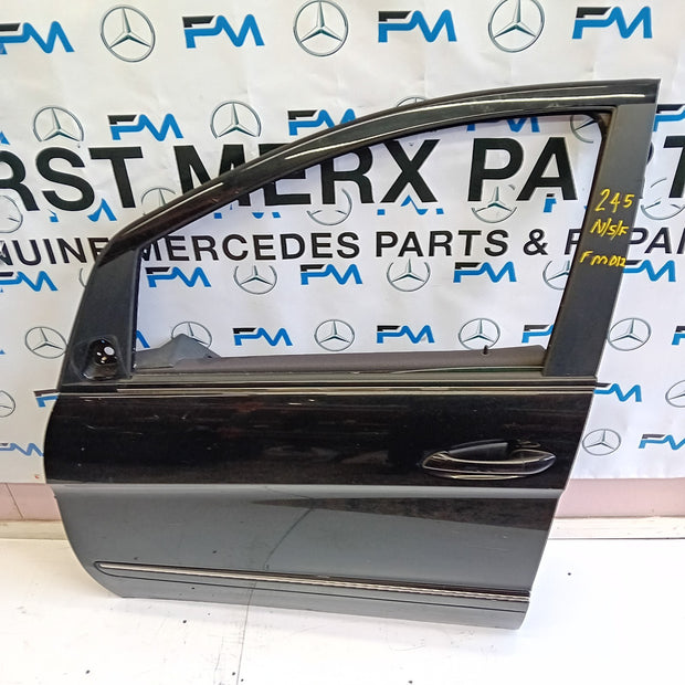 MERCEDES BENZ B-CLASS W245 PASSENGER SIDE FRONT DOOR ( NEAR SIDE FRONT ) FM012