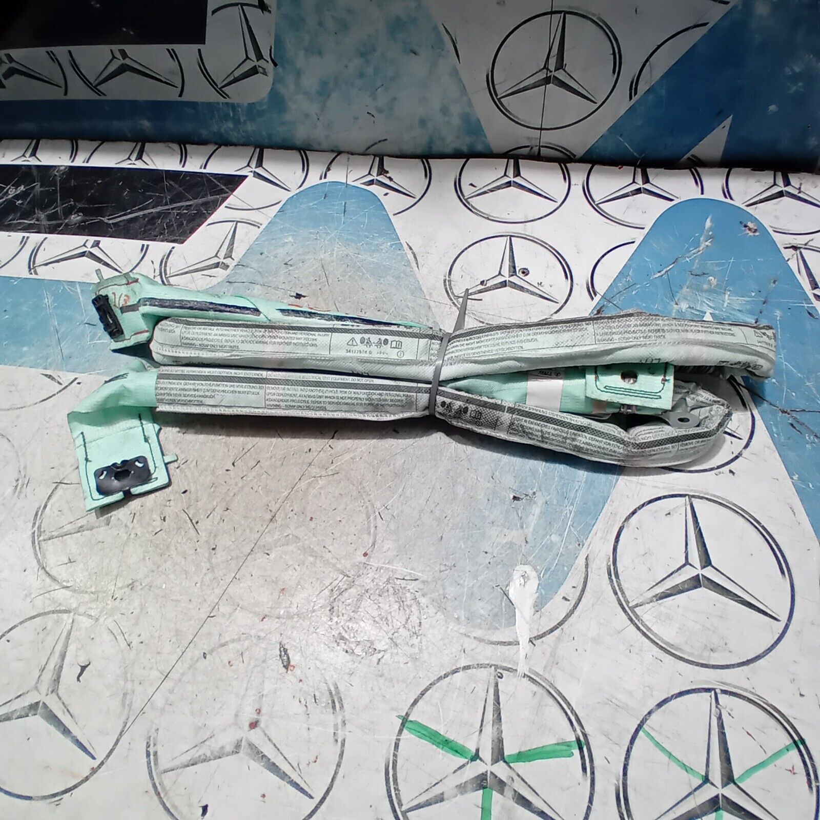 2021-2024 MERCEDES E CLASS  AIR BAG PASSENGER NEAR SIDE LEFT 2138600902 FM193