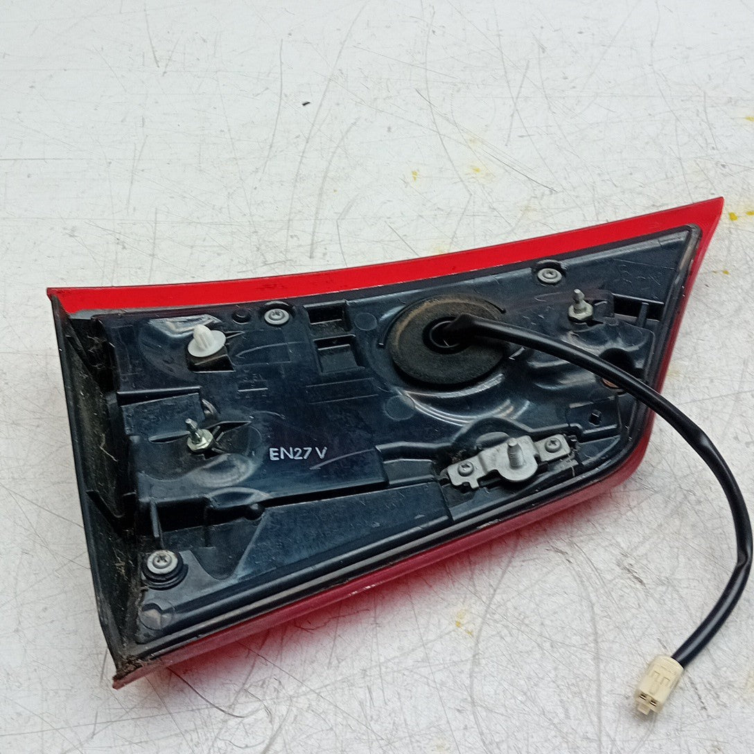 MITSUBISHI OUTLANDER MK3 DRIVER SIDE RIGHT REAR INNER TAIL LIGHT 2013 FMT301