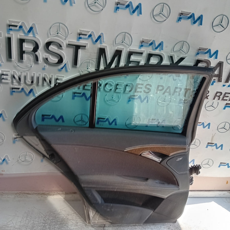 MERCEDES BENZ  E-CLASS W212 PASSENGER REAR DOOR NSR  2016 COMPLETE FMD485
