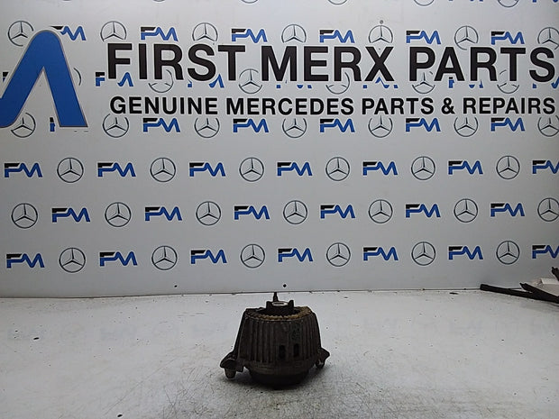 MERCEDES BENZ  E-CLASS  W212  ENGINE MOUNT LEFT NS A2122400000 FMR354