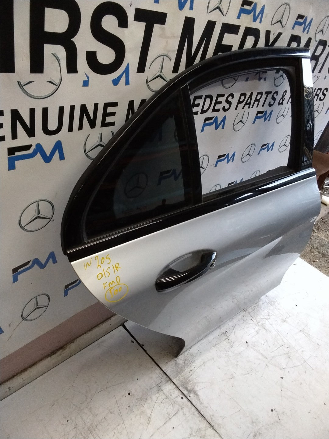 MERCEDES BENZ  C-CLASS W205 DRIVER SIDE REAR DOOR O/S/R COMPLETE SILVER FMD100