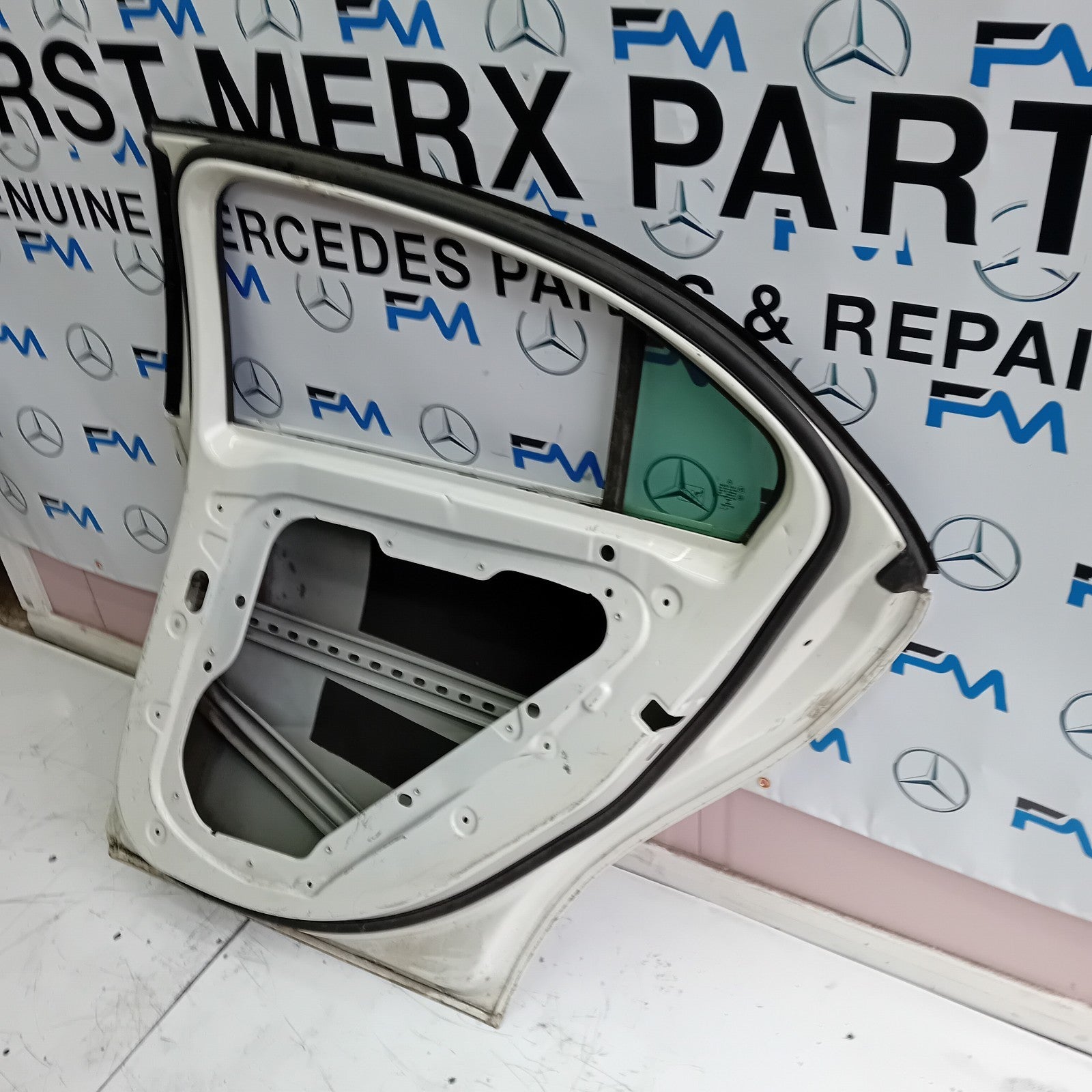 MERCEDES BENZ A-CLASS W176 DRIVER SIDE REAR DOOR O/S/R INCOMPLETE WHITE FMD29 