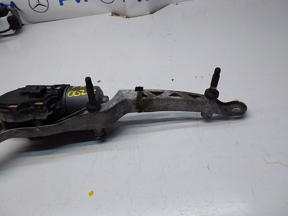 MERCEDES C-CLASS WIPER MOTOR & LINKAGE FRONT A2048201140 W204 2010-2015 FM00200