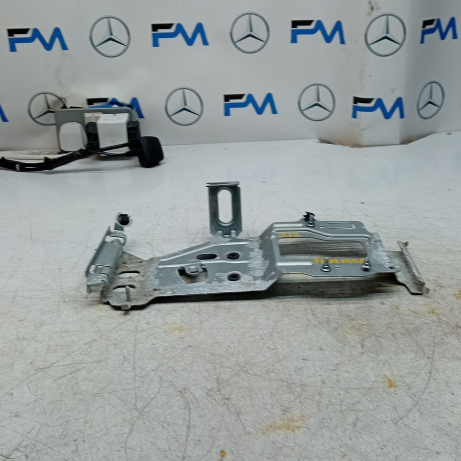 MERCEDES W205 GLC S C CLASS BRACKET ADBLUE CONTROL MODULE  A2125459440 FM001556