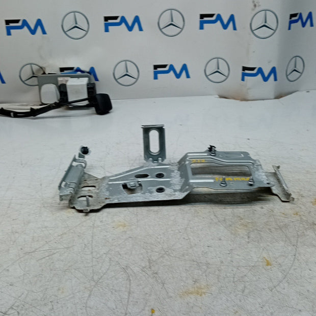 MERCEDES W205 GLC S C CLASS BRACKET ADBLUE CONTROL MODULE  A2125459440 FM001556