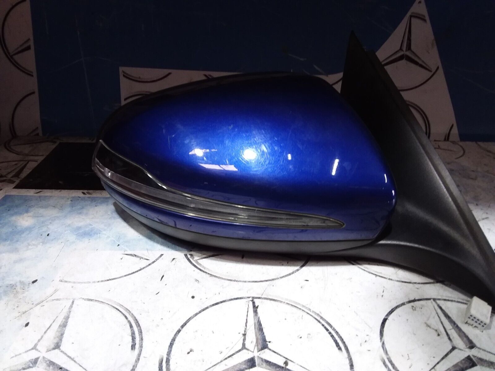 MERCEDES C CLASS W205 2014-2018 DRIVER SIDE WING MIRROR BLUE- PUDDLE LIGHT