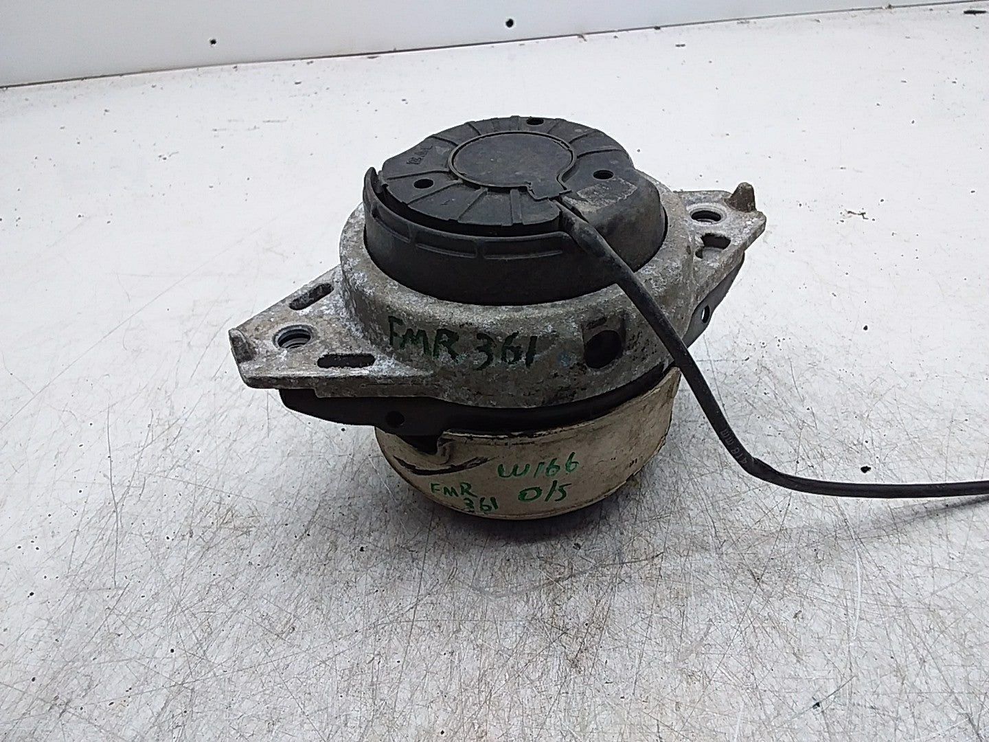 MERCEDES BENZ  GLE  W166  ENGINE MOUNT RIGHT OS A1662400400 FMR361