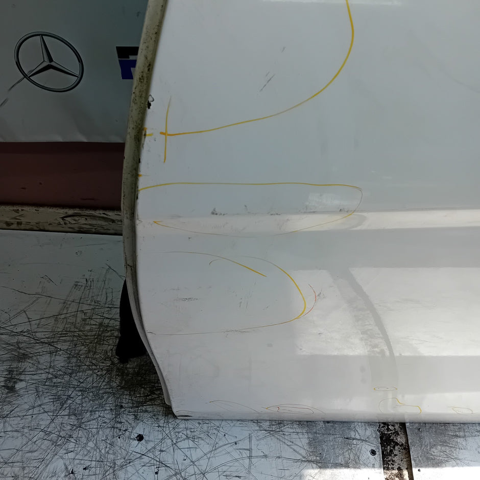 MERCEDES C-CLASS W204 SLN PASSENGER REAR DOOR NSR WHITE 2008-14  COMPLETE FMD423
