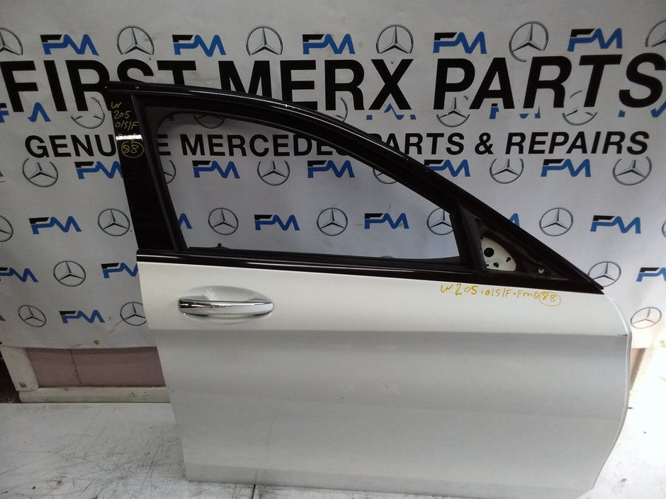 MERCEDES BENZ C-CLASS W205 DRIVER SIDE FRONT DOOR O/S/F COMPLETE WHITE  FMD88