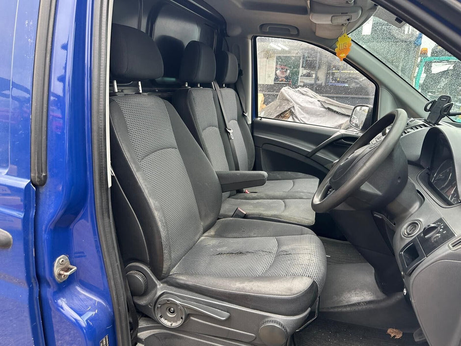 MERCEDES VITO W639 FACELIFT  BREAKING/DOORS ( N.S.F , O.S.F , N.S.R & O.S.R )