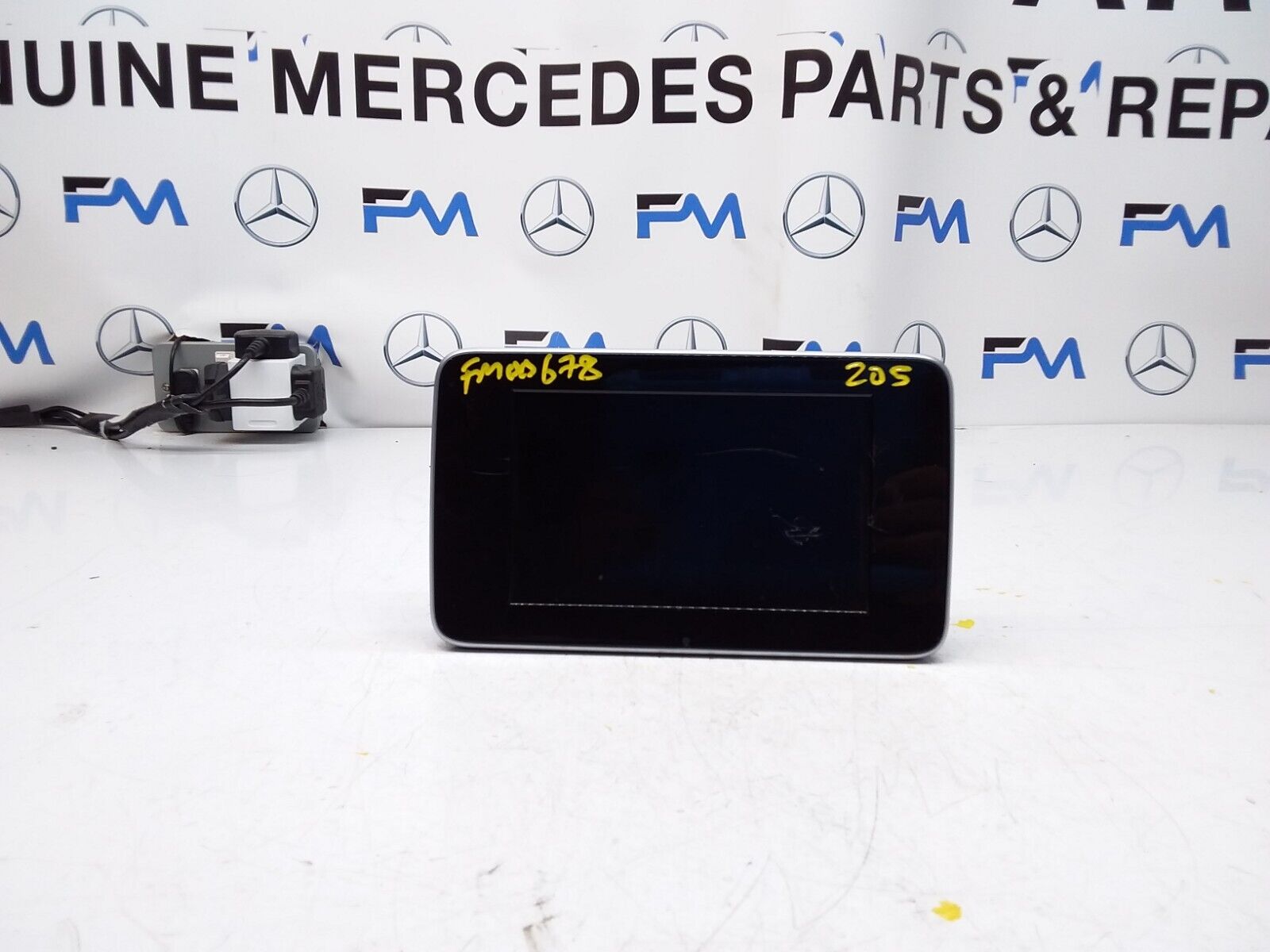 MERCEDES C-CLASS W205 2017 SAT NAV MULTIMEDIA SCREEN A2059004113 FM00678