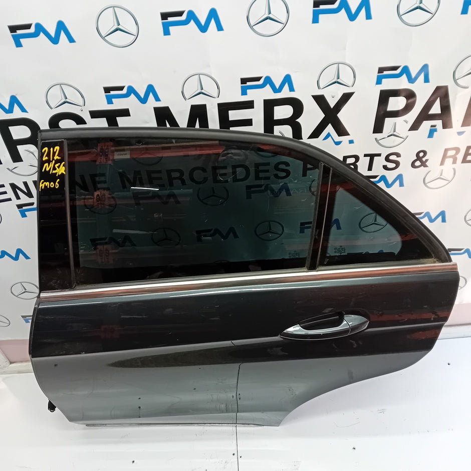 MERCEDES BENZ E-CLASS  W212 PASSENGER SIDE REAR DOOR ( NEAR SIDE REAR ) FM06