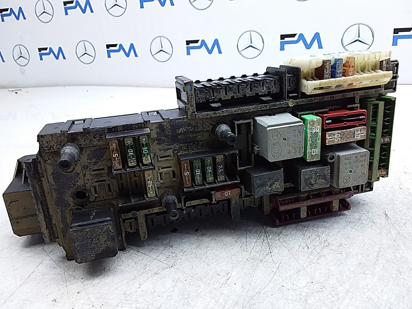 MERCEDES BENZ  E-CLASS W212  FUSE BOX RELAY BOX A2129005401 FMR488