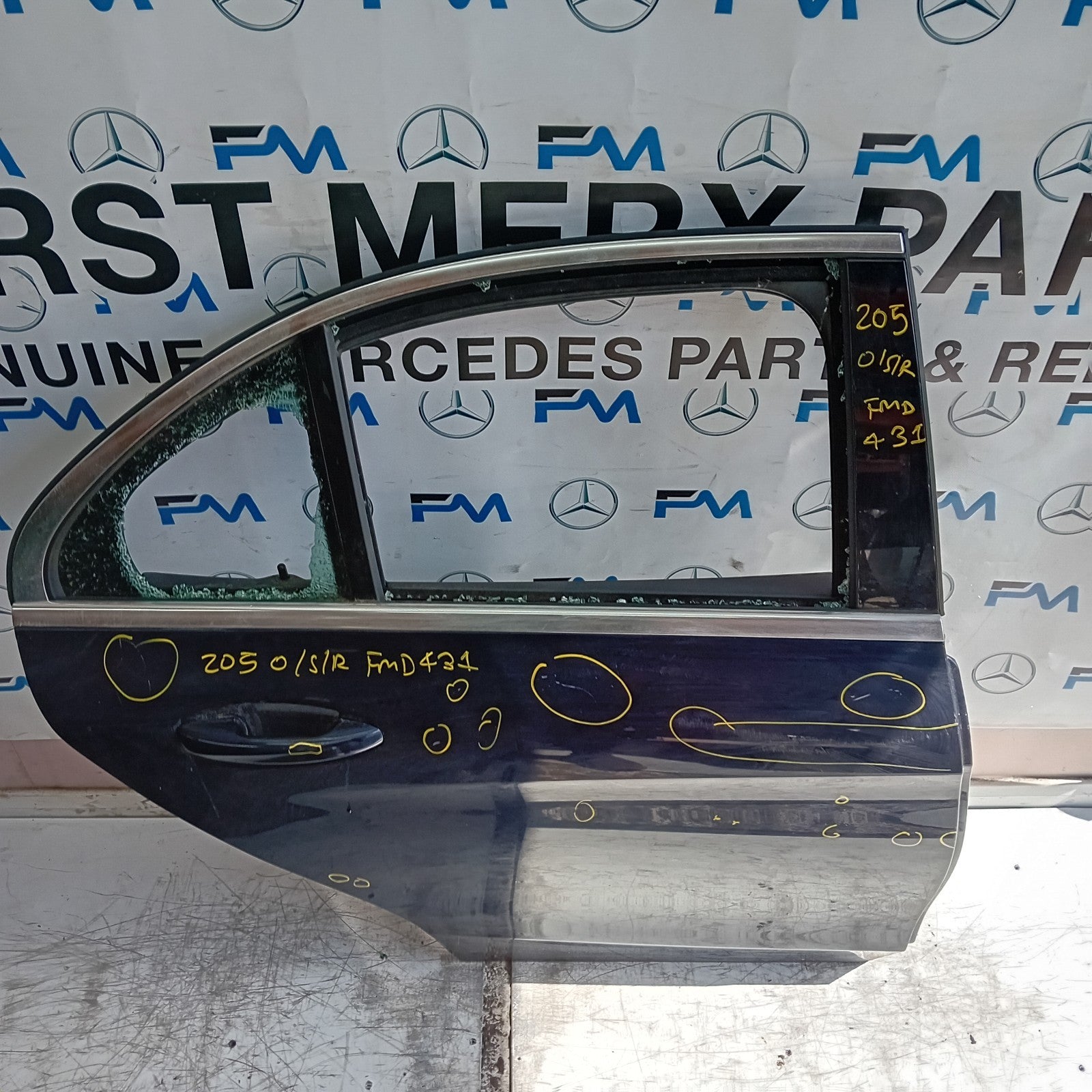 MERCEDES C-CLASS W205 SLN DRIVER REAR DOOR OSR BLUE 2014 ON COMPLETE FMD431