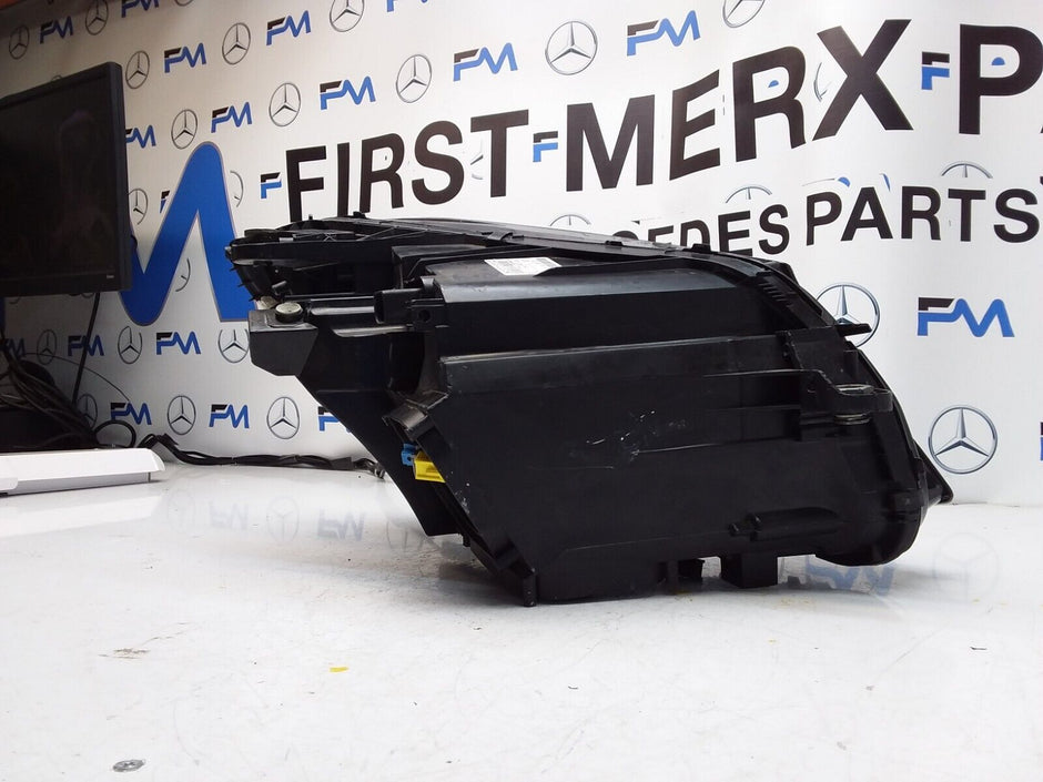 2018 MERCEDES C-CLASS W205 O/S Driver HEADLIGHT A2059068701 FMH49 LED INTELLIGEN