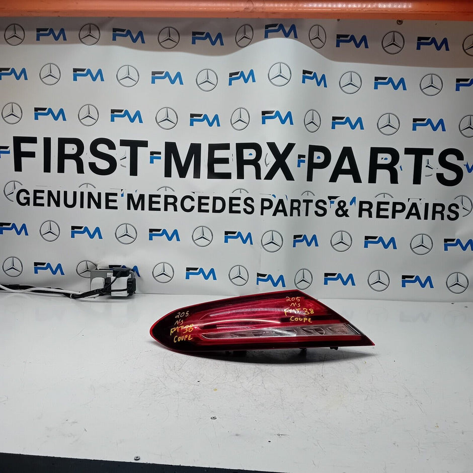 MERCEDES C-CLASS W205 COUPE 2018 REAR PASSENGER N/S TAIL LIGHT A2059063105 FMT38