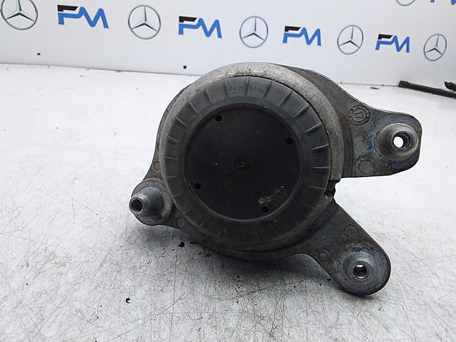 MERCEDES BENZ  C-CLASS  W205  ENGINE MOUNT LEFT NS A2052406617 FMR351
