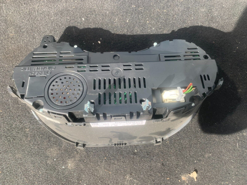 MERCEDES A CLASS SPEEDOMETER INSTRUMENT CLUSTER A1769000201