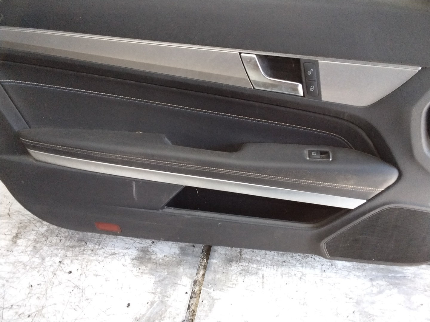 MERCEDES BENZ E-CLS W207  PASSENGER FRONT DOOR NSF BLUE 2009-16  FMD593